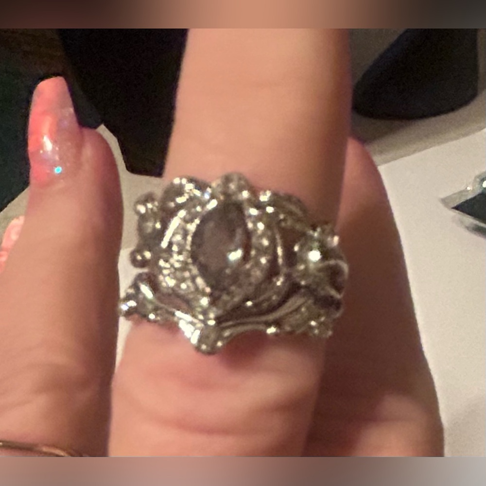 Elegant Silver Women's Ring Set Size 10 - Picture 3 of 4